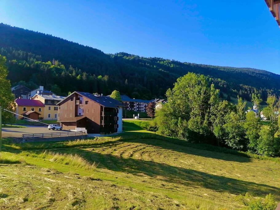 Charmant Appartement Au Pied Des Pistes De Lélex Eksteriør billede